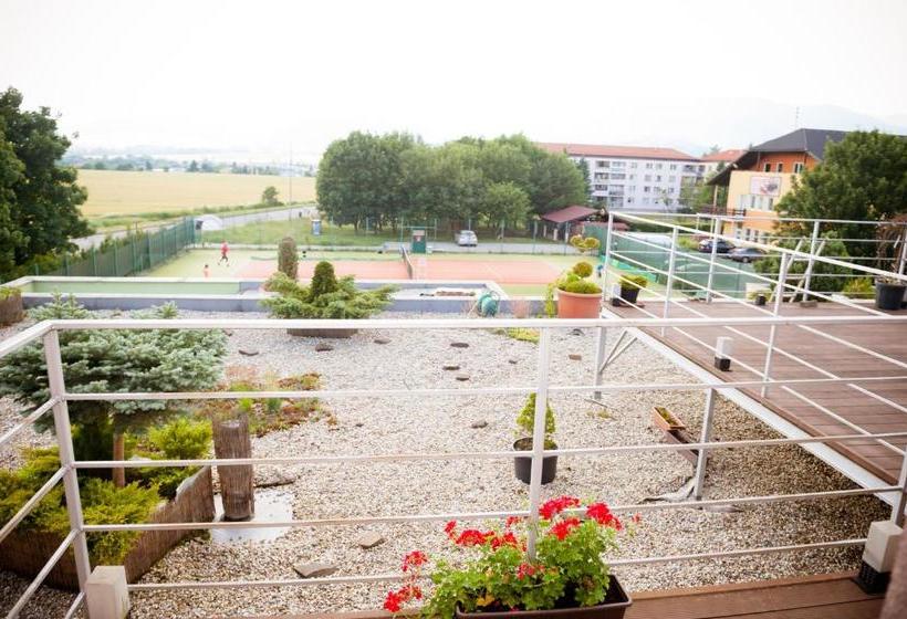 ペンション Penzión ľadoveň Skvelá Kuchyňa A Rodinná Atmosféra