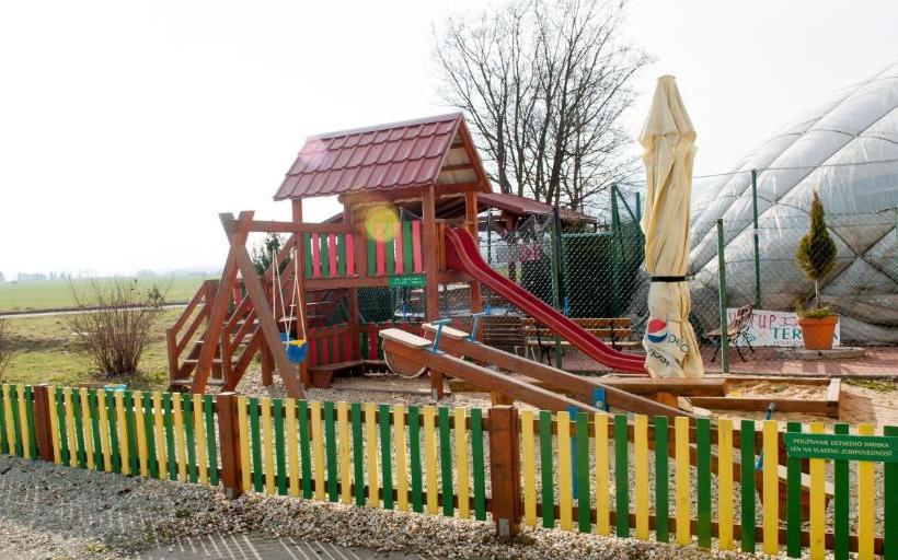 ペンション Penzión ľadoveň Skvelá Kuchyňa A Rodinná Atmosféra