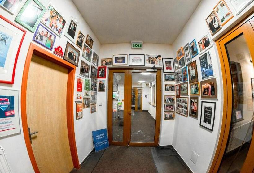 ペンション Penzión ľadoveň Skvelá Kuchyňa A Rodinná Atmosféra