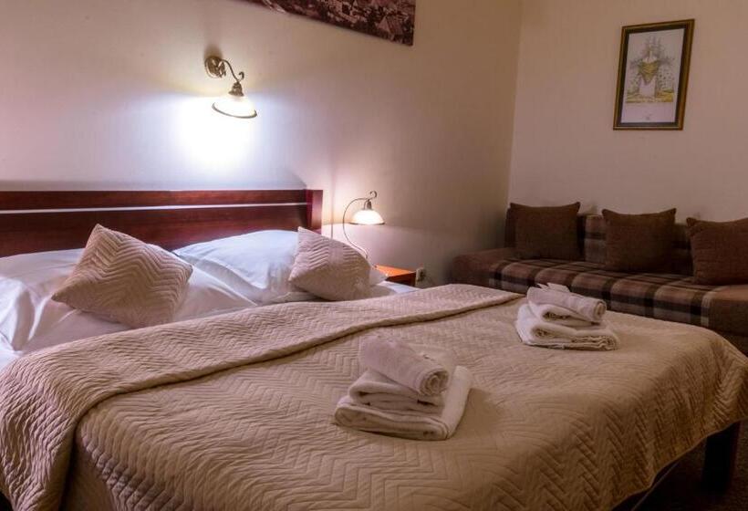 ペンション Penzión ľadoveň Skvelá Kuchyňa A Rodinná Atmosféra