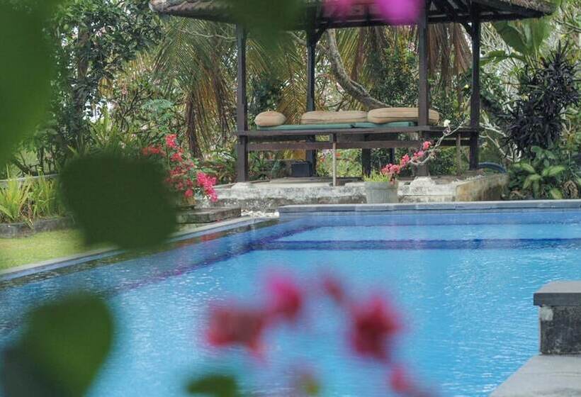 Bed and Breakfast Taman Indrakila