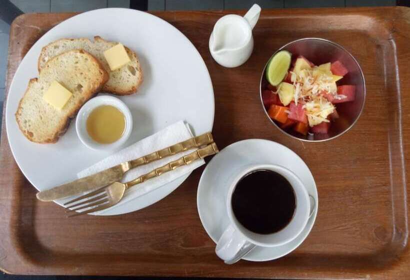 Bed and Breakfast Taman Indrakila