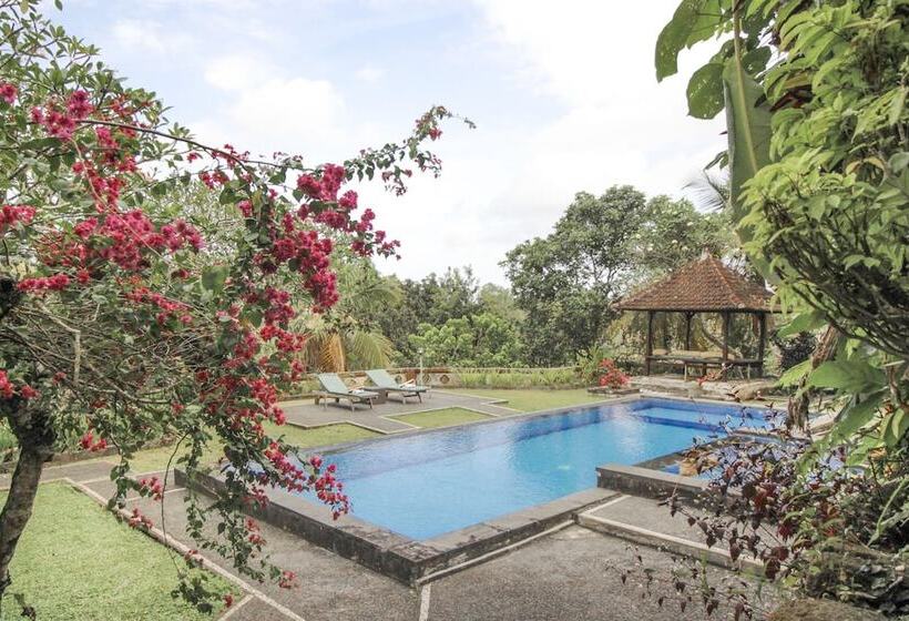 Bed and Breakfast Taman Indrakila