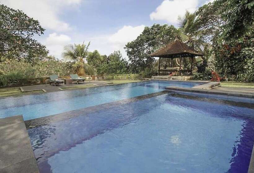 Bed and Breakfast Taman Indrakila