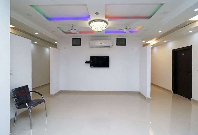 Hotel Spot On 37815 Stay N Style