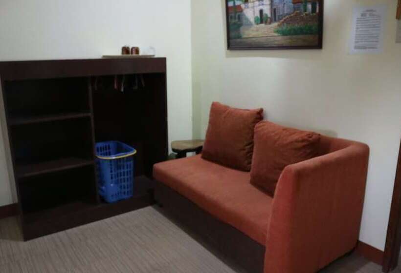 Lolo Oyong Pension House And Restaurant