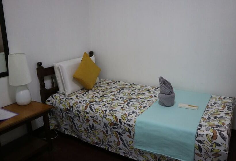 Lolo Oyong Pension House And Restaurant