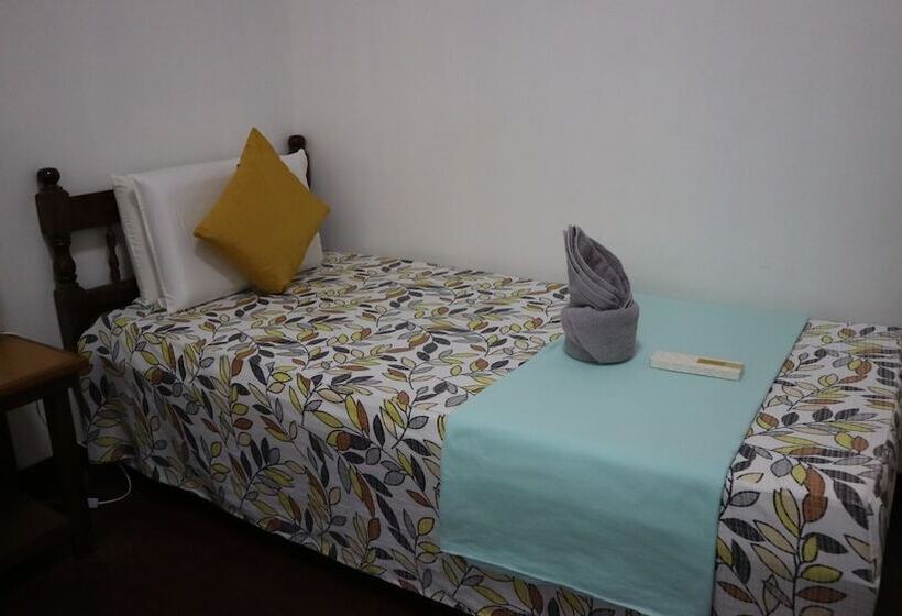 Lolo Oyong Pension House And Restaurant