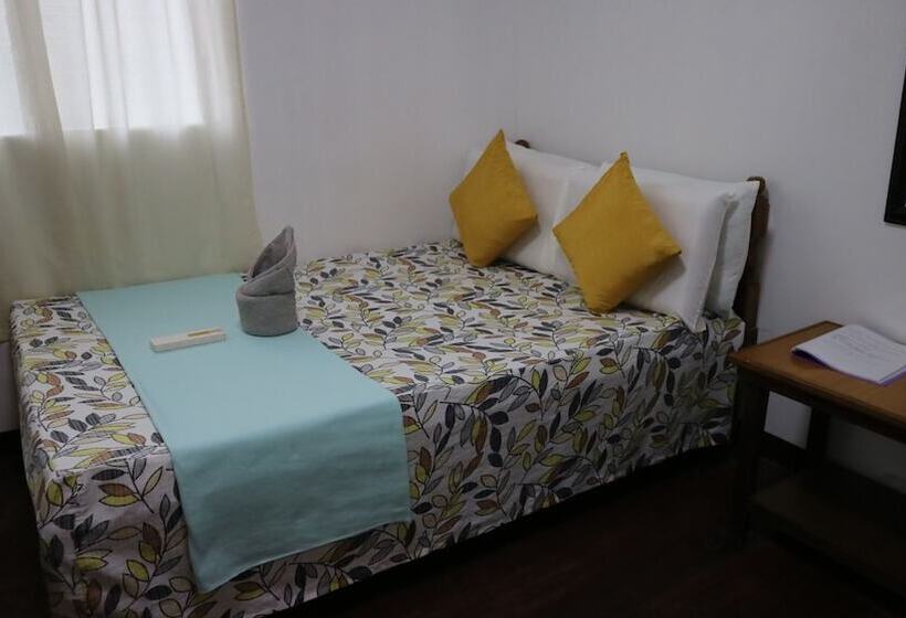 Lolo Oyong Pension House And Restaurant