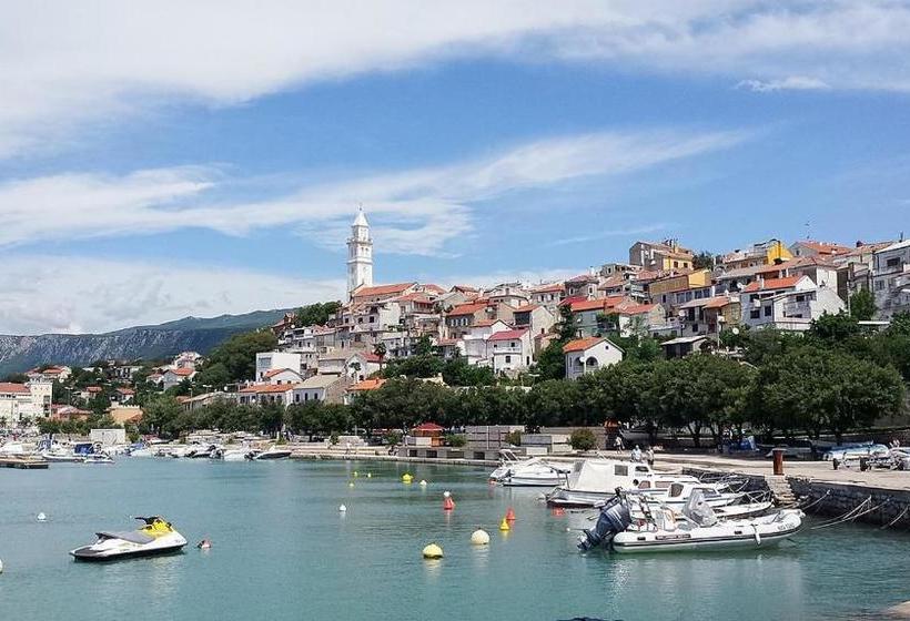 ペンション Apartmani I Sobe Ivančić1