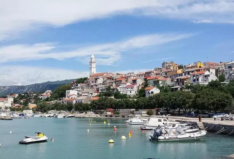 ペンション Apartmani I Sobe Ivančić1
