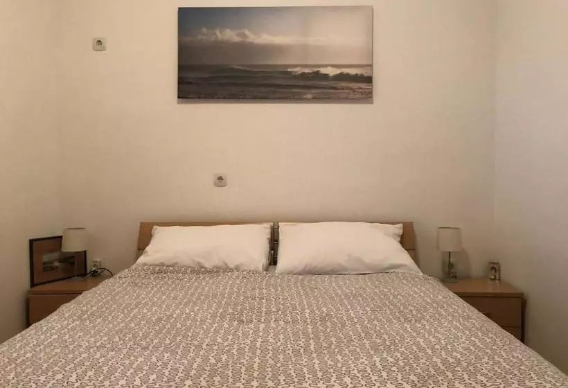 ペンション Apartmani I Sobe Ivančić1