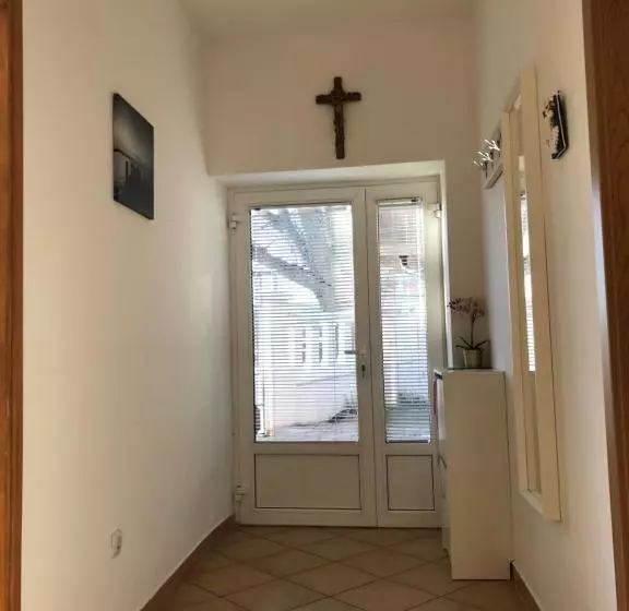 ペンション Apartmani I Sobe Ivančić1