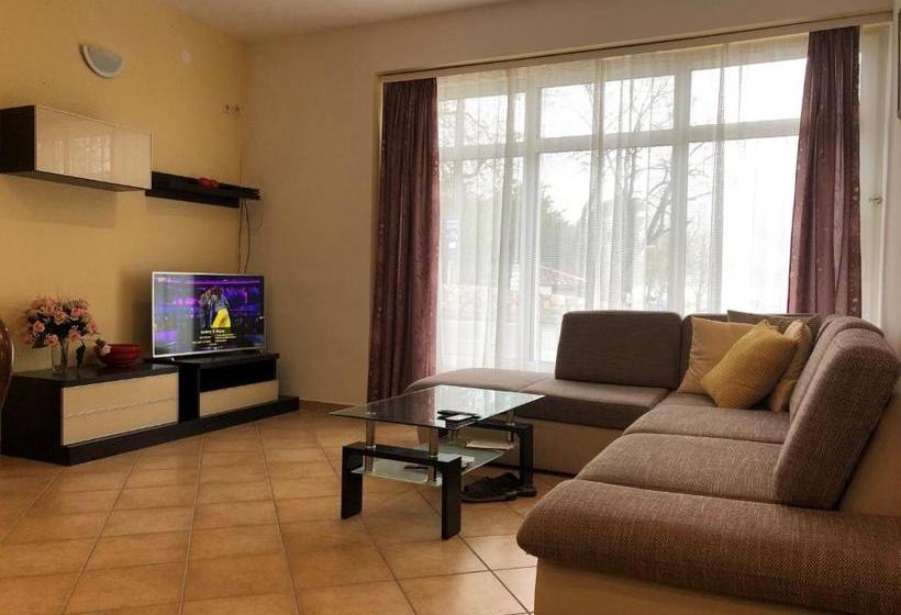 ペンション Apartmani I Sobe Ivančić1