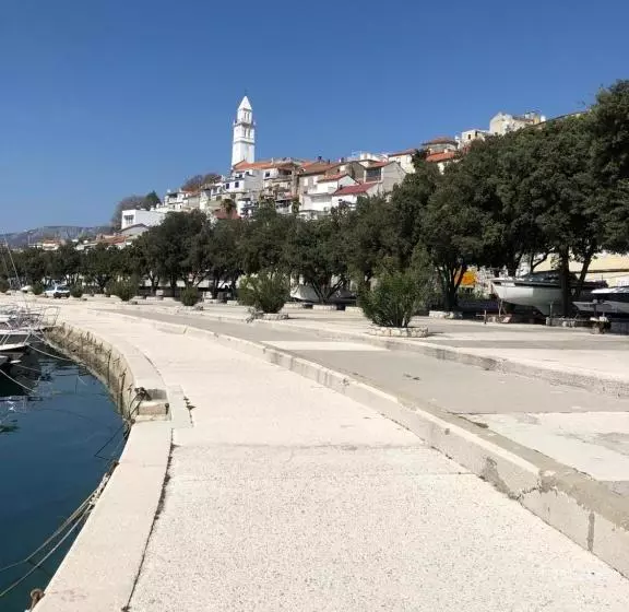 ペンション Apartmani I Sobe Ivančić1