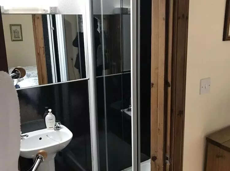 Majatalo Balloan House