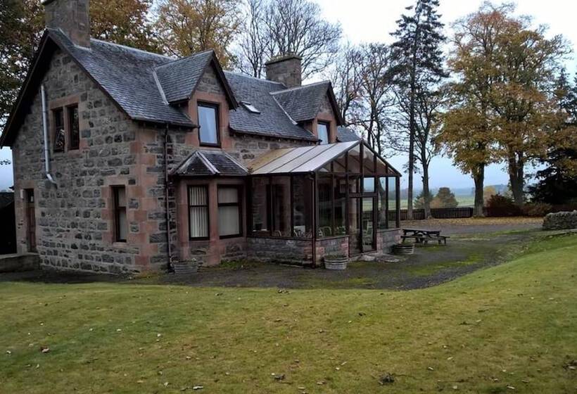 펜션 Balloan House