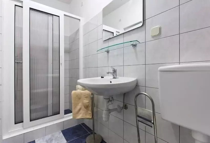 Majatalo Nikola Leko Guest House