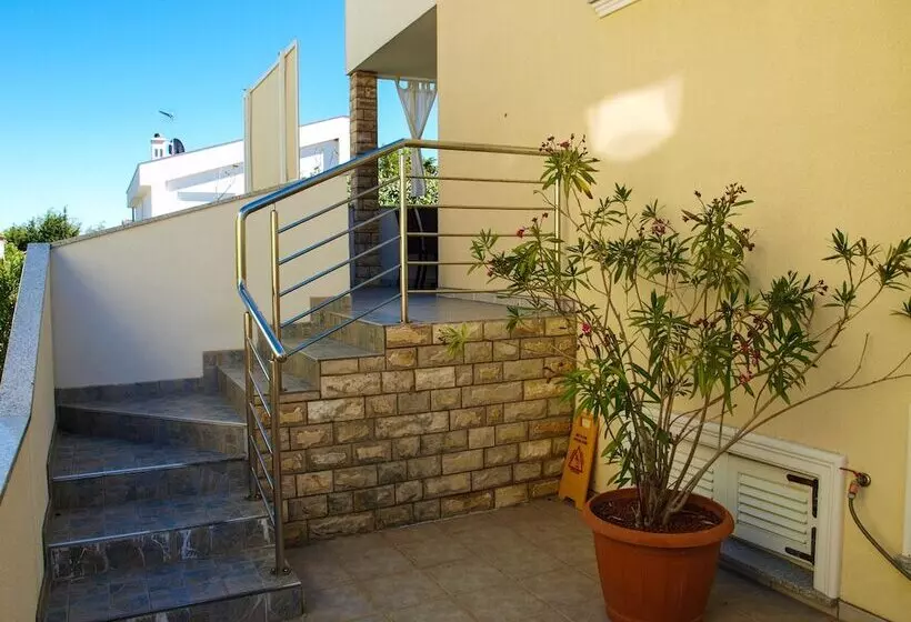 Apartment Complex Kristi