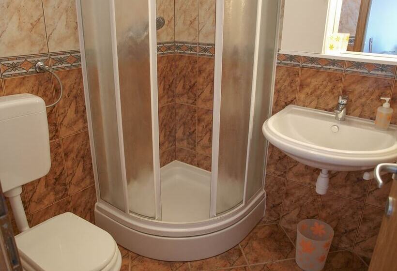 Apartment Complex Kristi