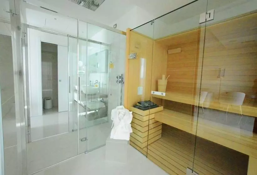 هتل Grande Albergo Marin