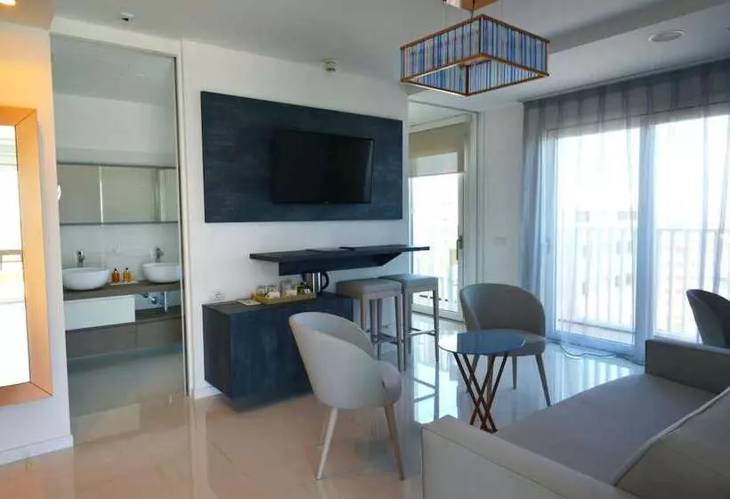 هتل Grande Albergo Marin