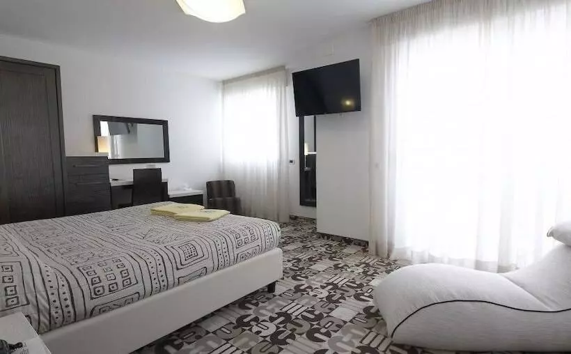 هتل Grande Albergo Marin