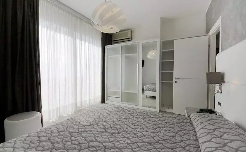 هتل Grande Albergo Marin