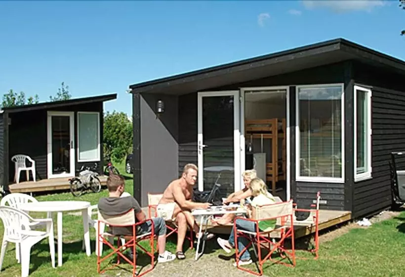 هتل Frederikshavn Nordstrand Camping & Cottages