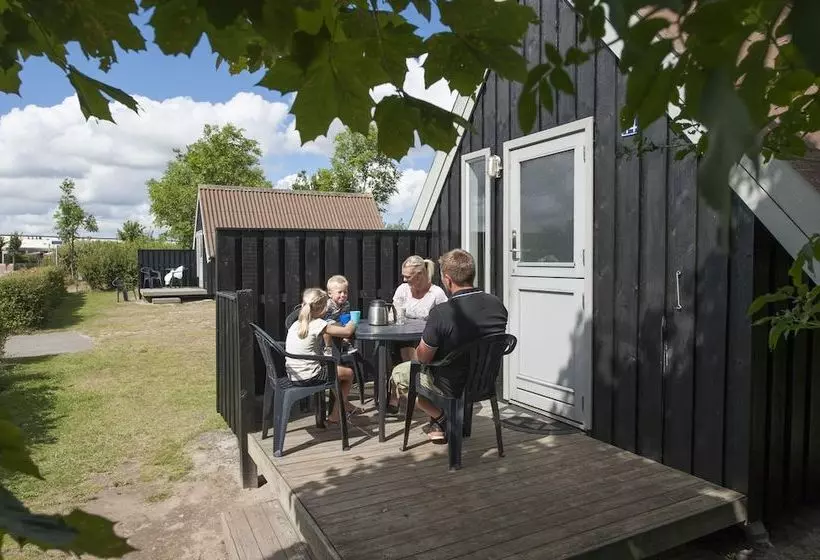 هتل Frederikshavn Nordstrand Camping & Cottages