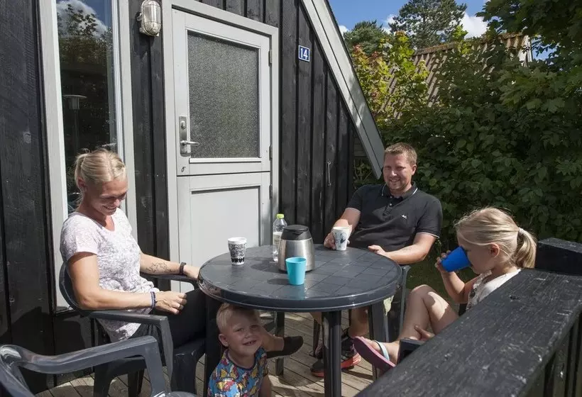 هتل Frederikshavn Nordstrand Camping & Cottages