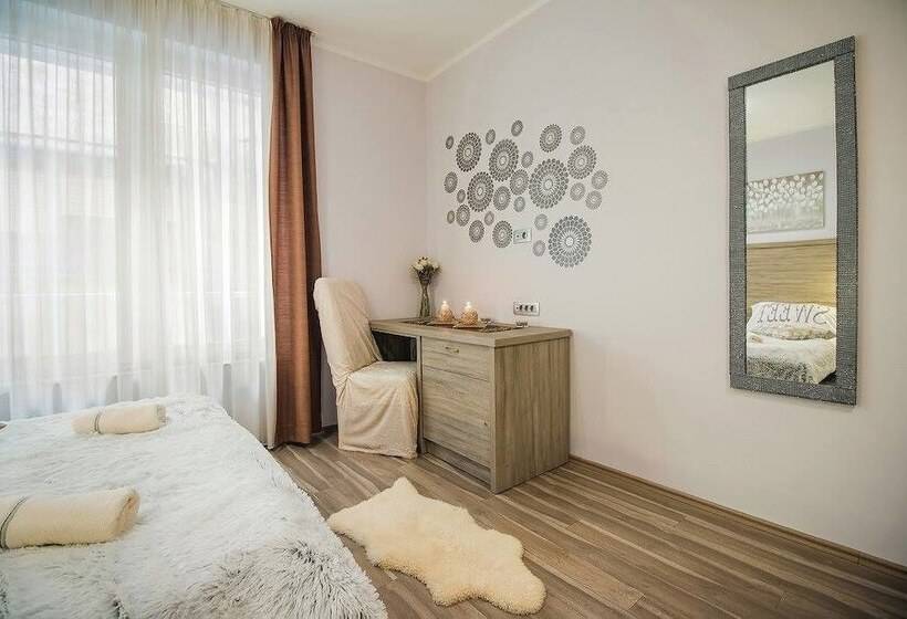 پانسیون Holiday Center Ivona