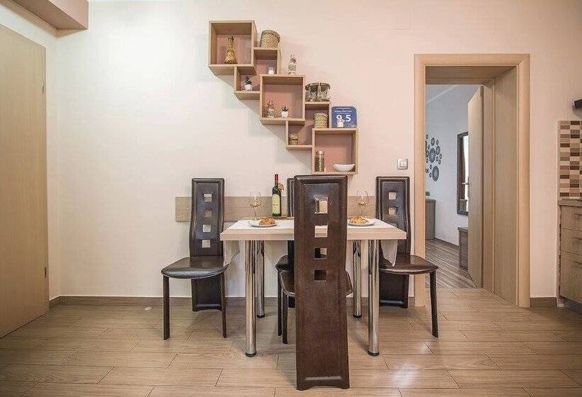 پانسیون Holiday Center Ivona