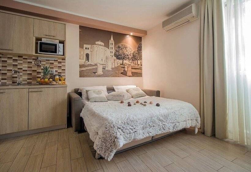 پانسیون Holiday Center Ivona