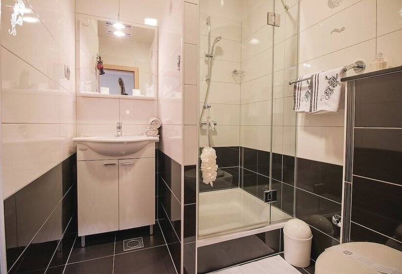 پانسیون Holiday Center Ivona