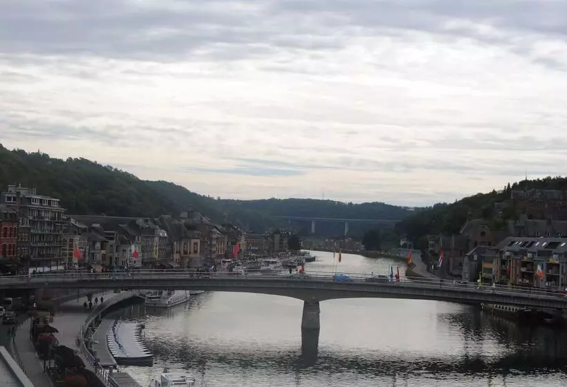ペンション L'inattendu Sur La Croisette Dinant Centre