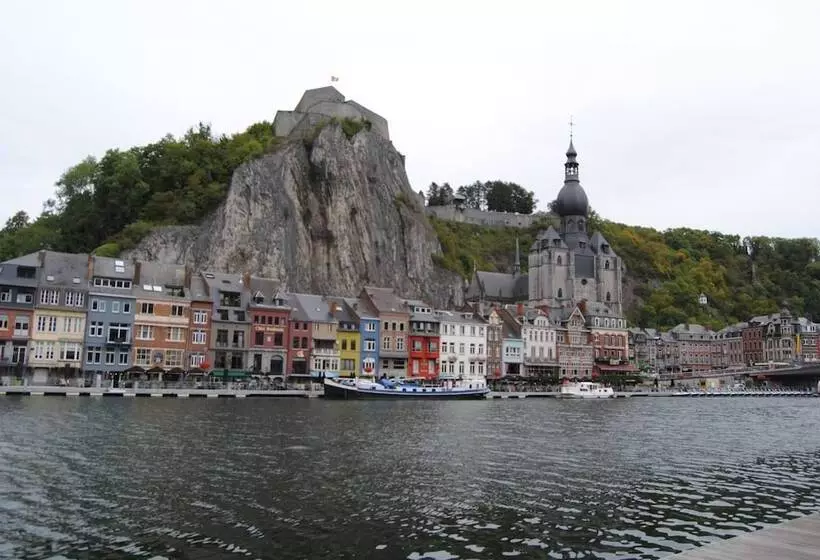 ペンション L'inattendu Sur La Croisette Dinant Centre