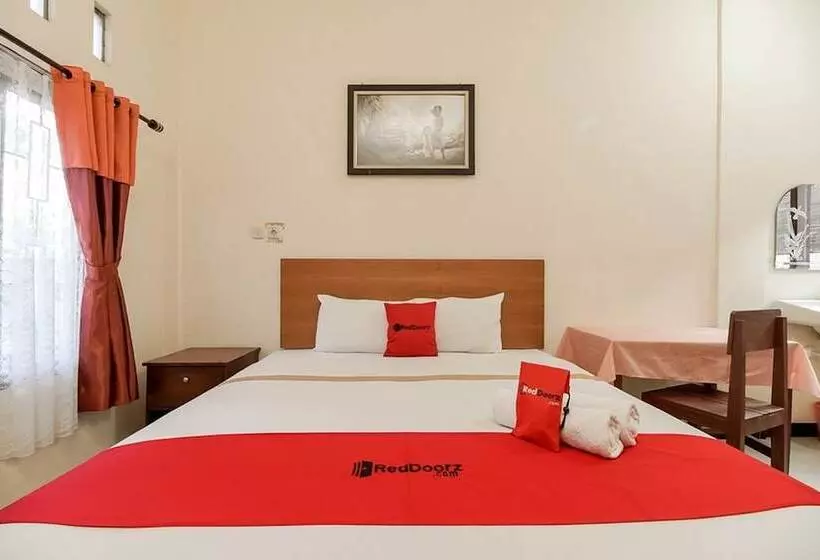 پانسیون Reddoorz @ Jalan Hos Cokroaminoto Mataram