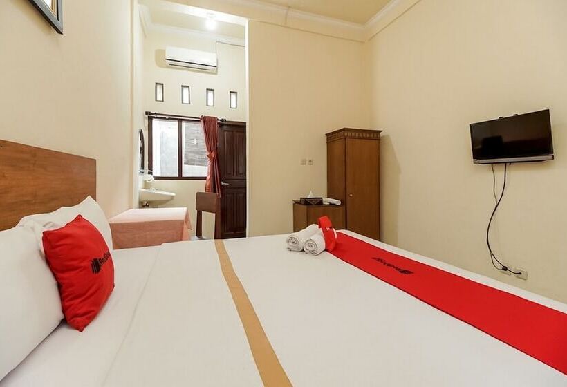 Pensjonat Reddoorz @ Jalan Hos Cokroaminoto Mataram