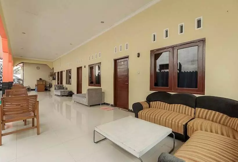 پانسیون Reddoorz @ Jalan Hos Cokroaminoto Mataram
