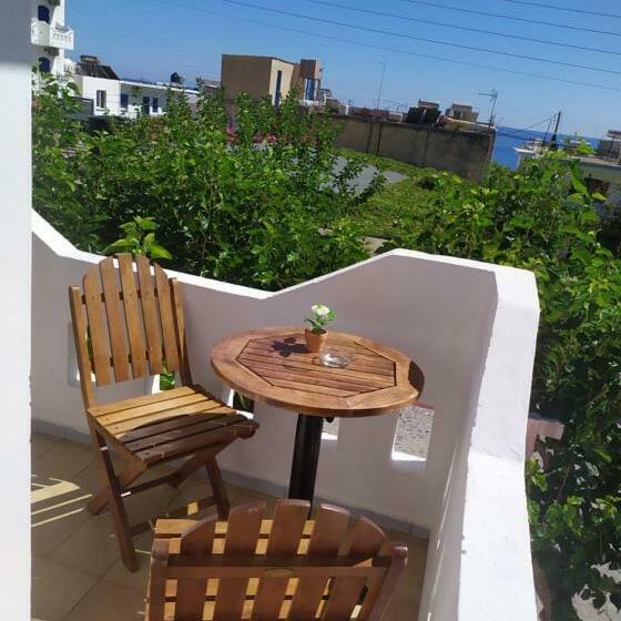 פנסיון Giannis Rooms