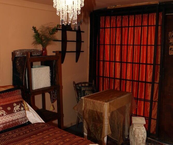 بنسيون Sterkfontein Heritage Lodge