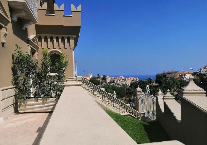 ペンション Sui Generis Tropea Luxury Rooms