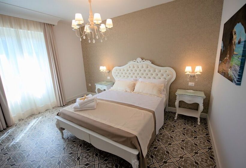 ペンション Sui Generis Tropea Luxury Rooms