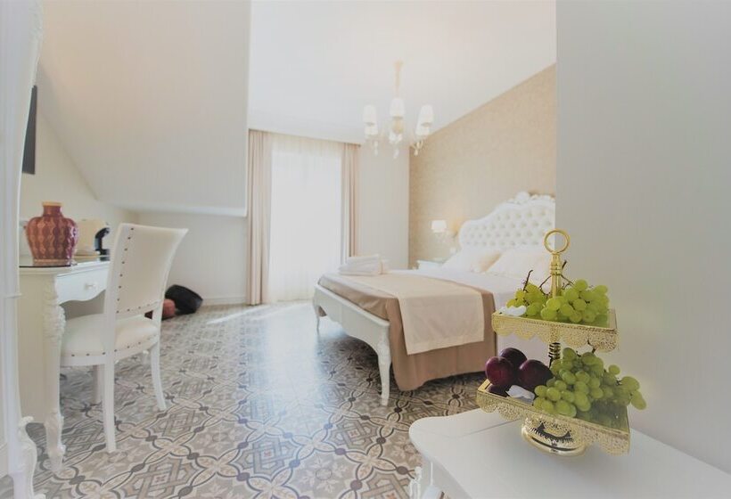 ペンション Sui Generis Tropea Luxury Rooms