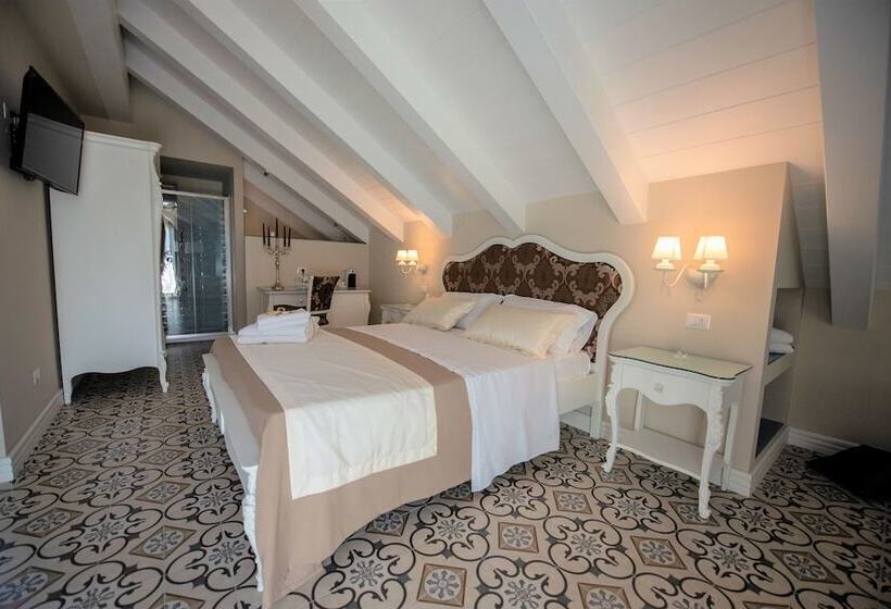 ペンション Sui Generis Tropea Luxury Rooms