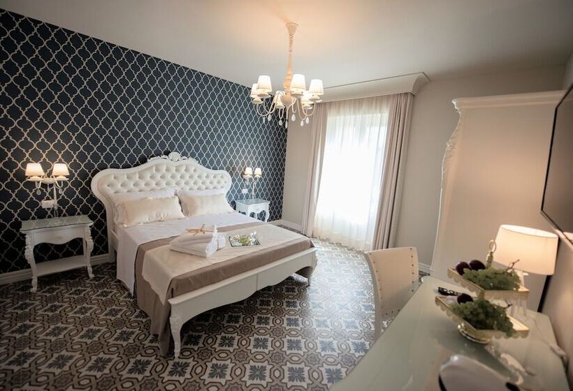 ペンション Sui Generis Tropea Luxury Rooms