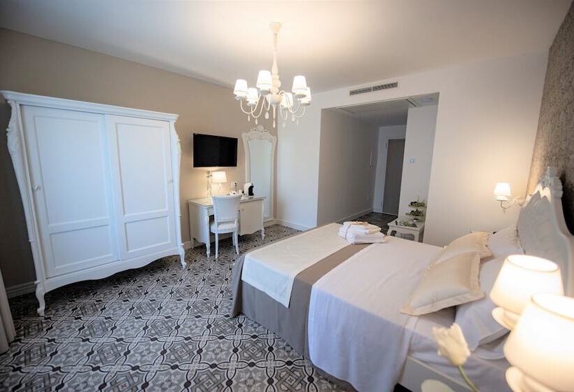 ペンション Sui Generis Tropea Luxury Rooms