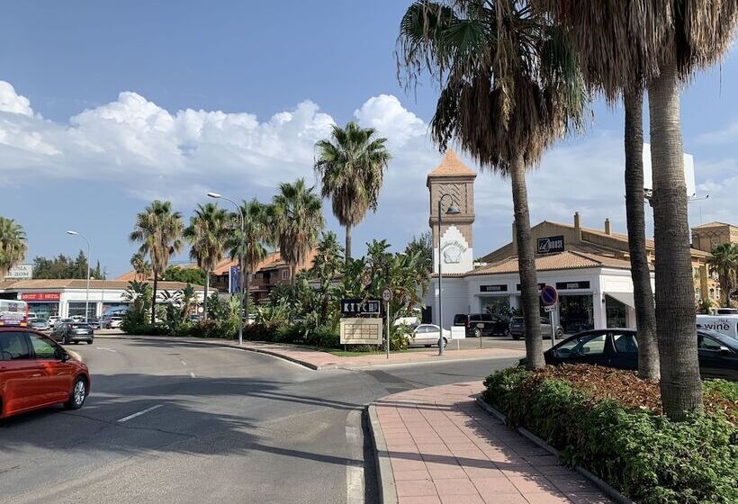 پانسیون Tgs & Rumex Suites Banus