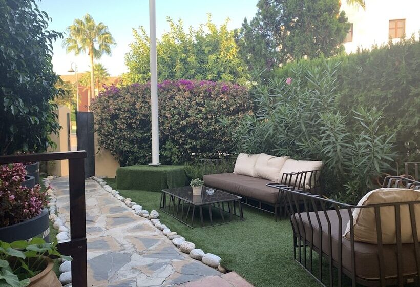 پانسیون Tgs & Rumex Suites Banus